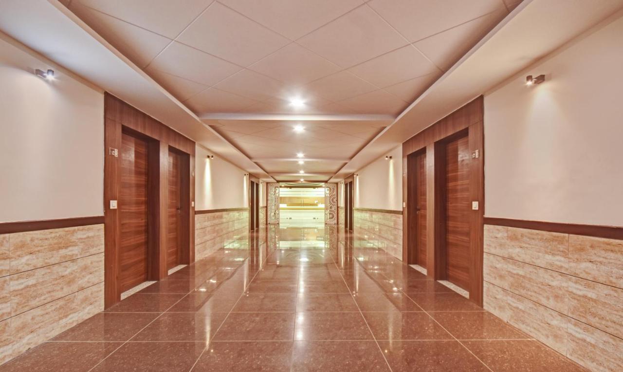 Hotel Luxura, Ahmadábád Kültér fotó