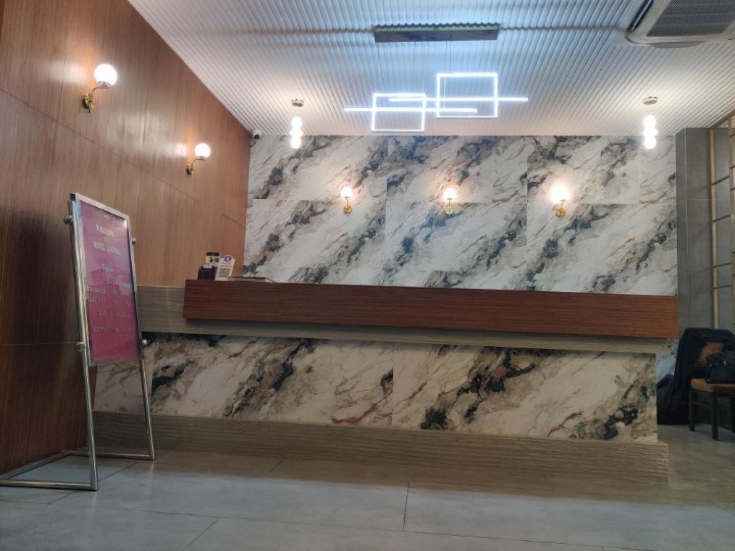 Hotel Luxura, Ahmadábád Kültér fotó